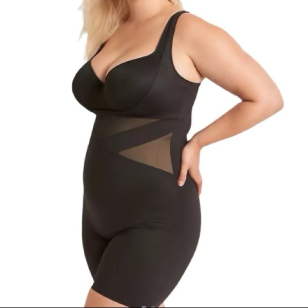 NWT Cacique open bust thigh seamless shaper